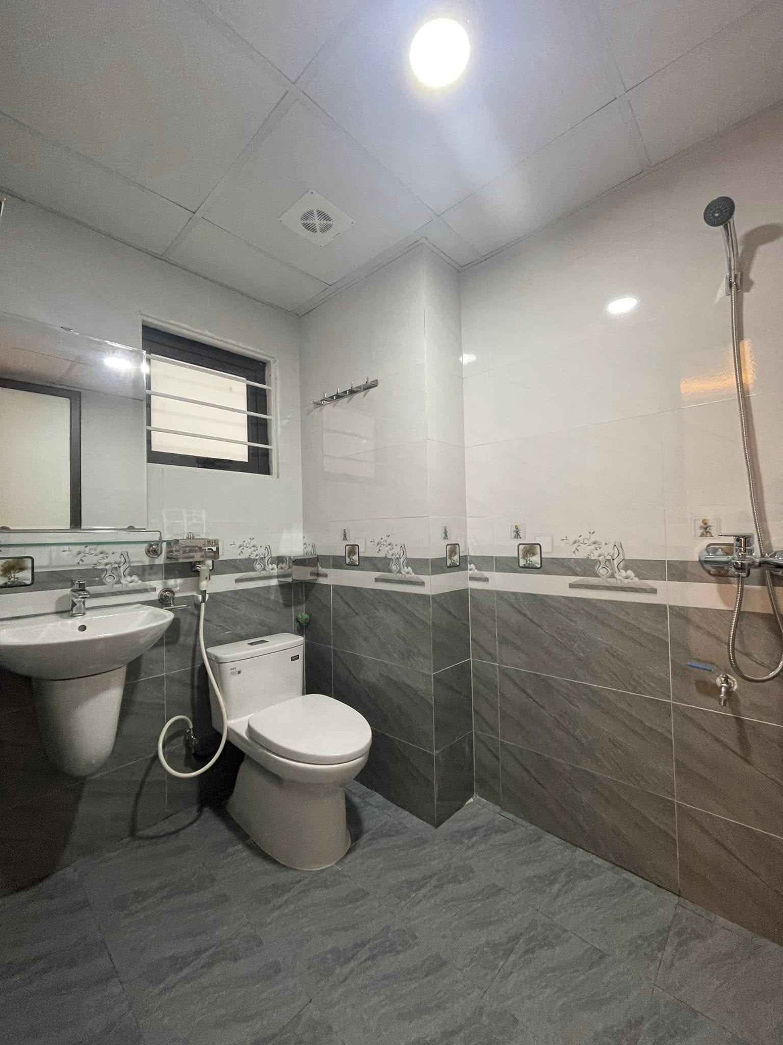 🏡 BÁN NHÀ 5 TẦNG – MỚI, LÔ GÓC TRUNG TÂM VĂN QUÁN – DT 30M² – MT 3.5M - Ảnh 2